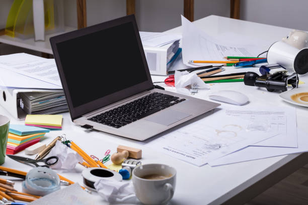 5 cosas que no te dejaria tener encima de tu mesa de trabajo